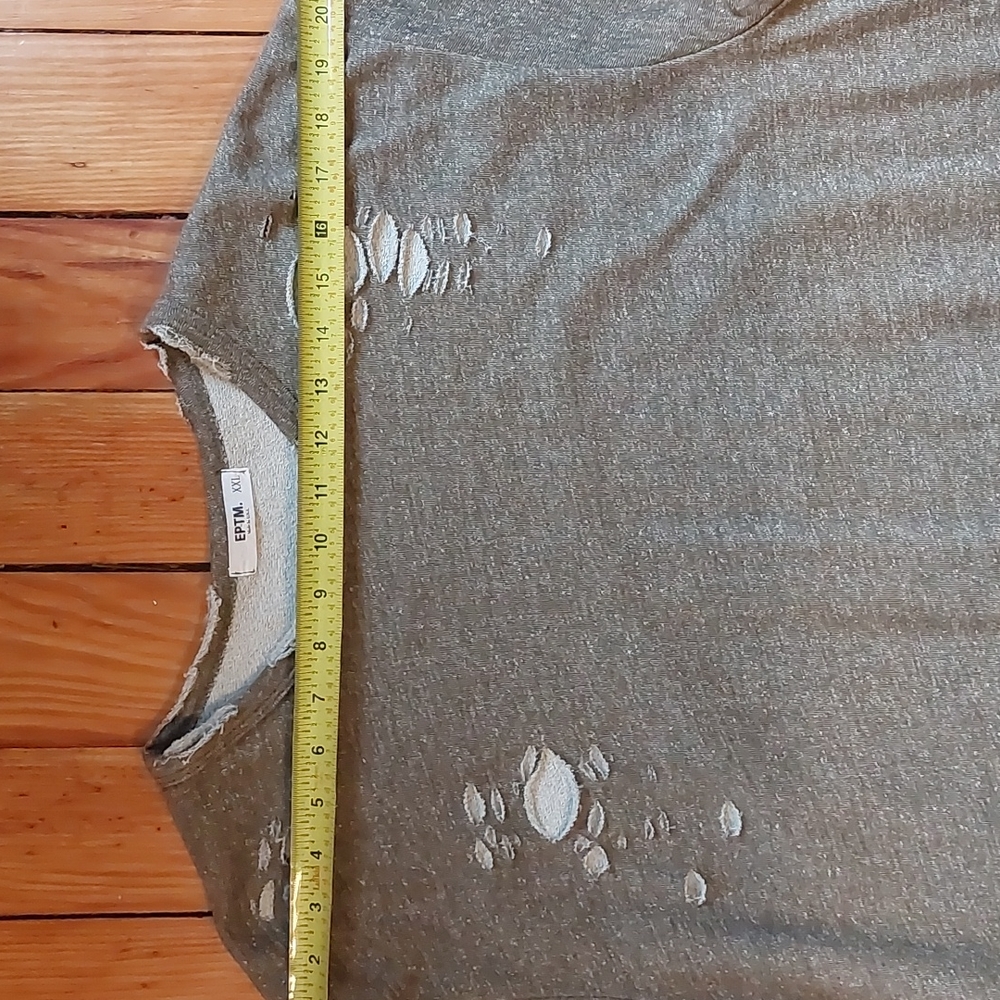 Distressed Sweater - Picture 6 of 6